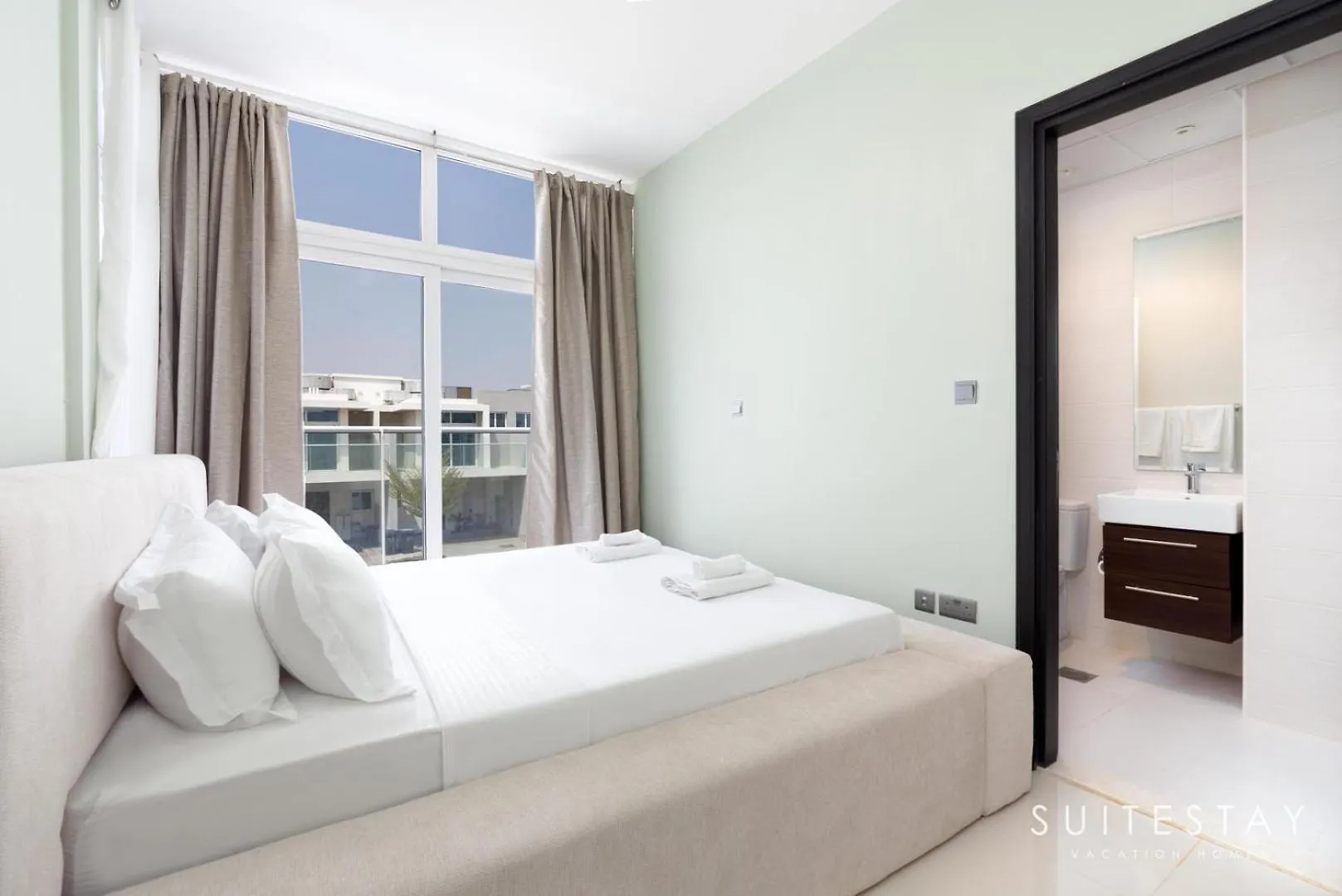 Exclusive 6 Bedroom Villa With Pool And Gym Access Dubai United Arab Emirates